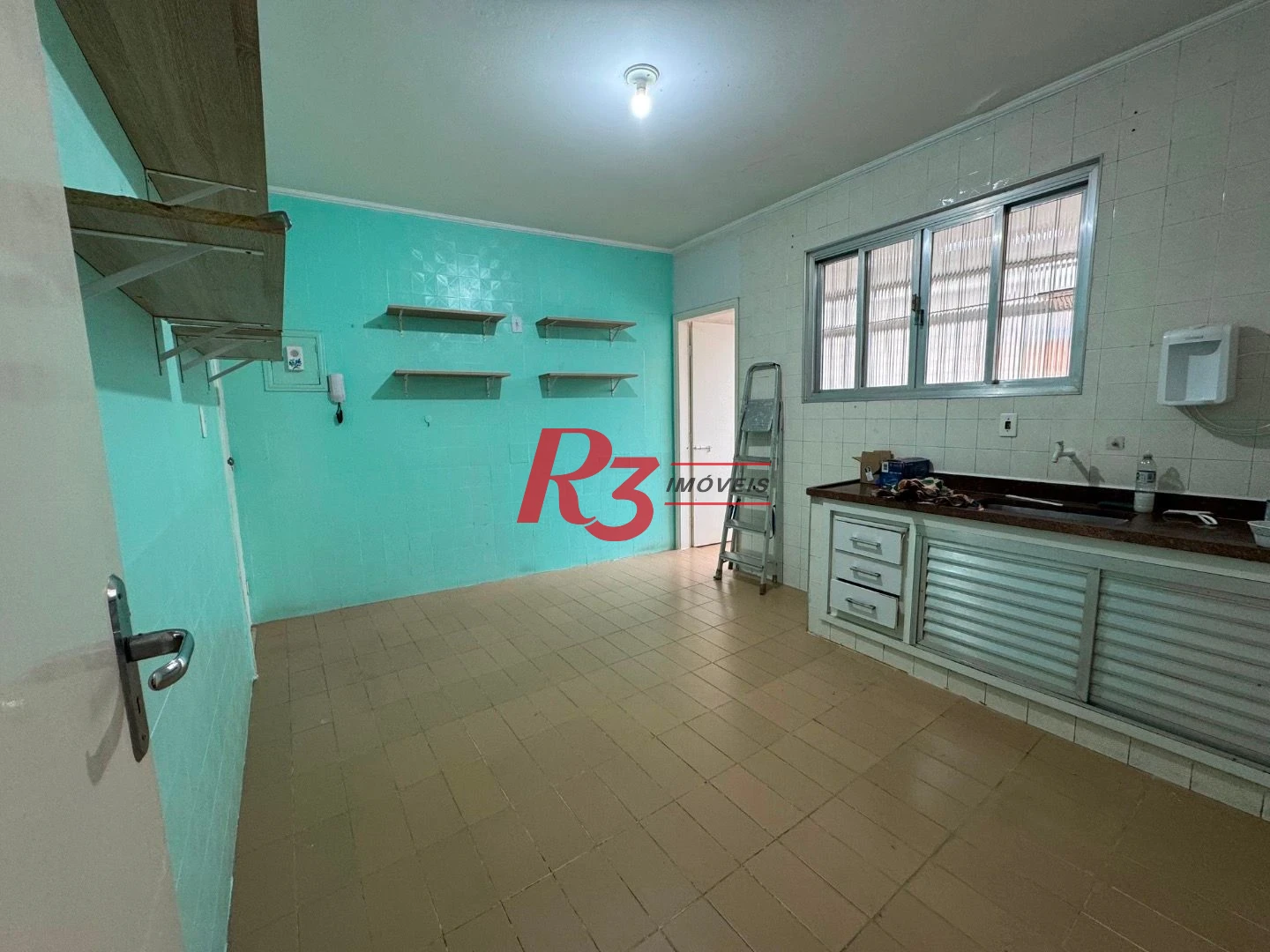 Apartamento com 3 dormitórios para alugar, 100 m² por R$ 3.300,02/mês - Embaré - Santos/SP