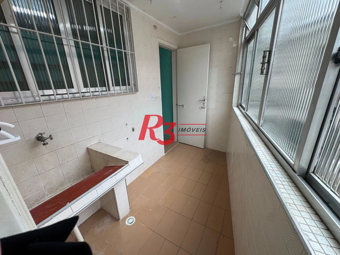 Apartamento com 3 dormitórios para alugar, 100 m² por R$ 3.300,02/mês - Embaré - Santos/SP