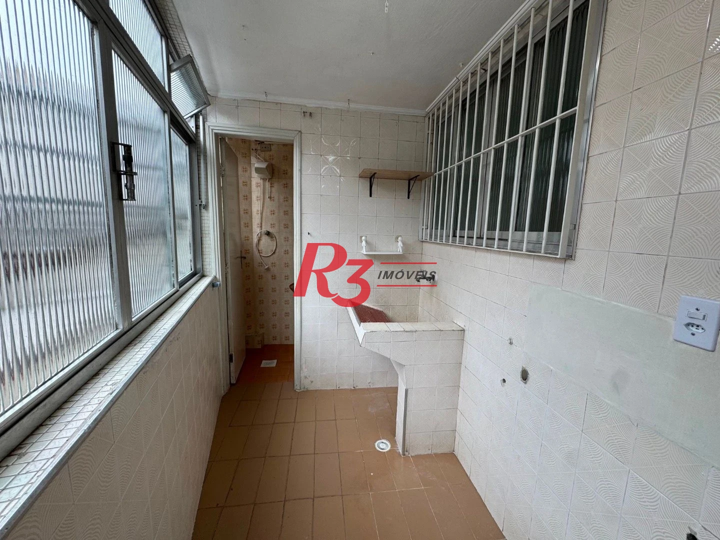 Apartamento com 3 dormitórios para alugar, 100 m² por R$ 3.300,02/mês - Embaré - Santos/SP