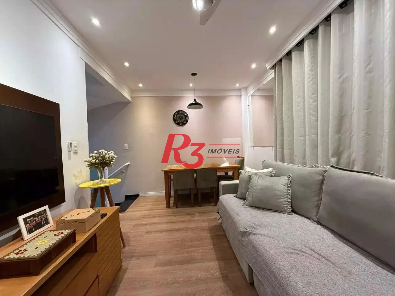 Village com 3 dormitórios à venda, 110 m² por R$ 750.000,00 - José Menino - Santos/SP
