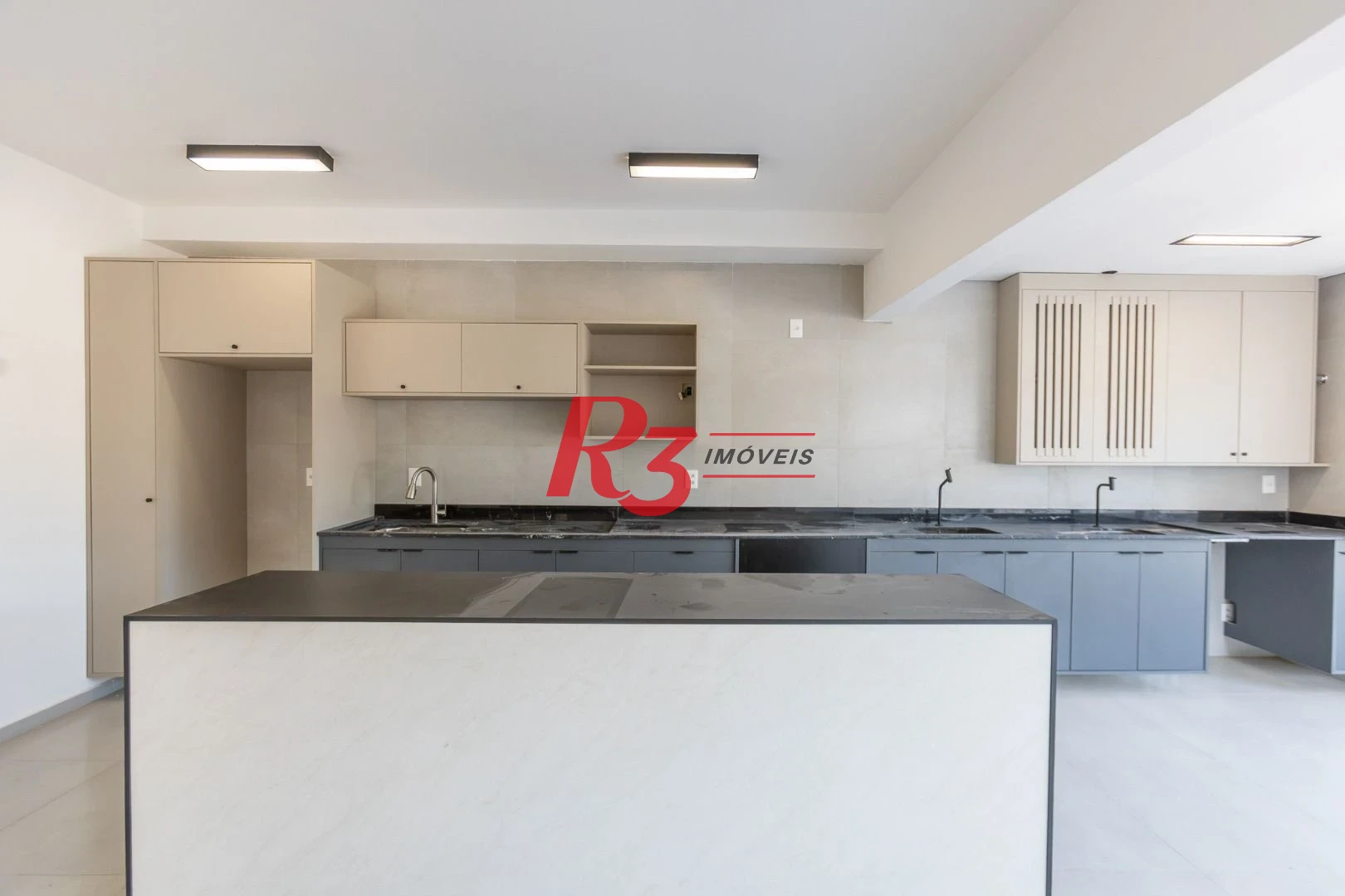 Apartamento com 2 dormitórios para alugar, 70 m² por R$ 4.847,92/mês - José Menino - Santos/SP