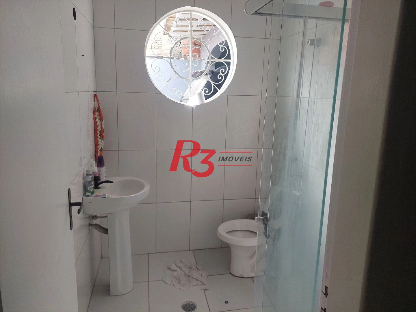 Casa com 4 dormitórios à venda, 375 m² por R$ 670.000,00 - Balneário Praia do Pernambuco - Guarujá/SP