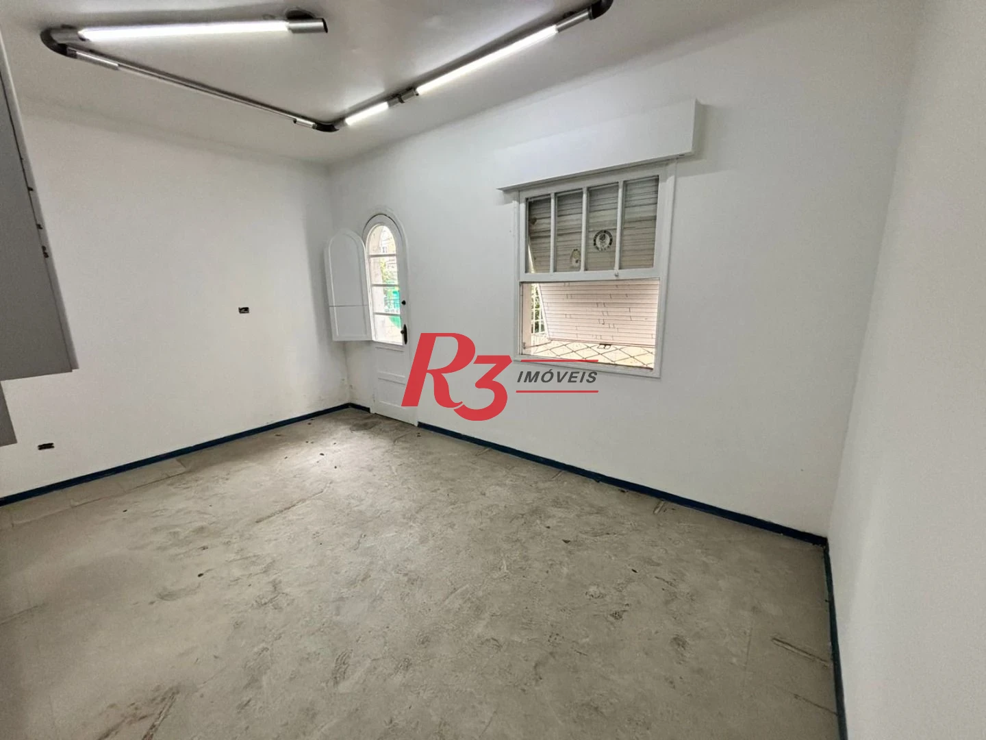 Sobrado com 3 dormitórios para alugar, 235 m² por R$ 15.900,00/mês - Gonzaga - Santos/SP