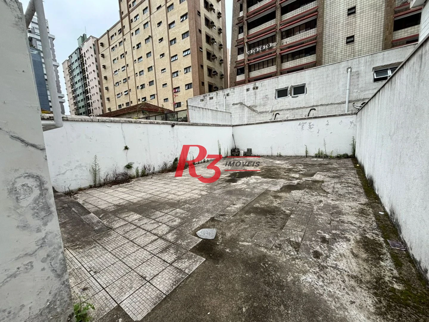 Sobrado com 3 dormitórios para alugar, 235 m² por R$ 15.900,00/mês - Gonzaga - Santos/SP