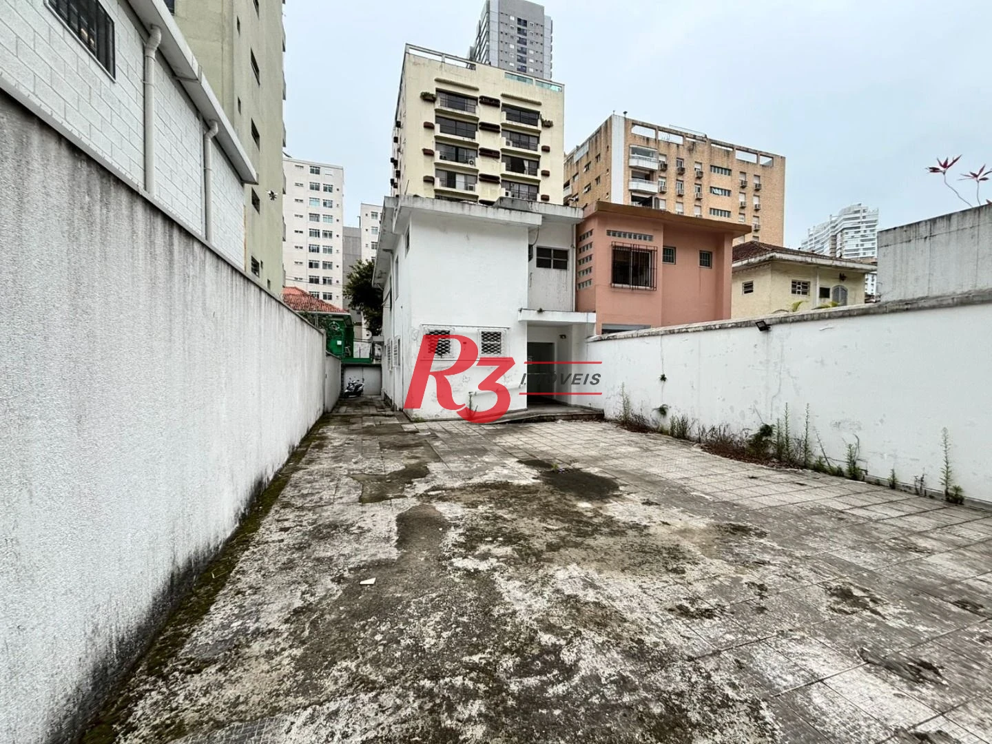 Sobrado com 3 dormitórios para alugar, 235 m² por R$ 15.900,00/mês - Gonzaga - Santos/SP