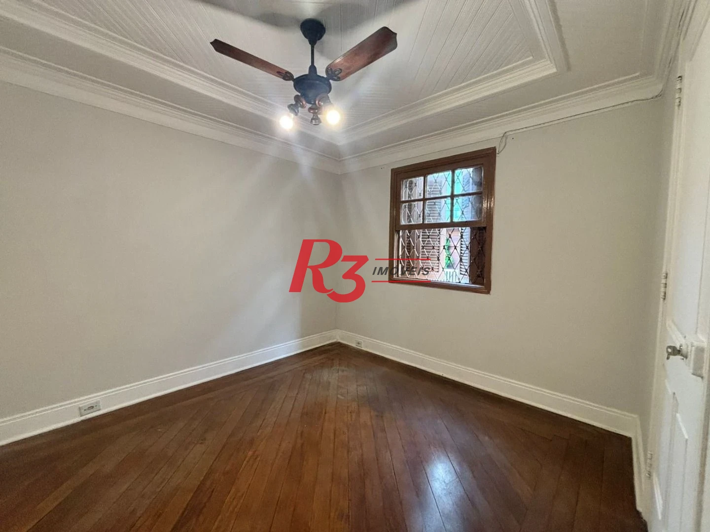 Casa com 4 dormitórios à venda, 139 m² por R$ 1.000.000,00 - Embaré - Santos/SP