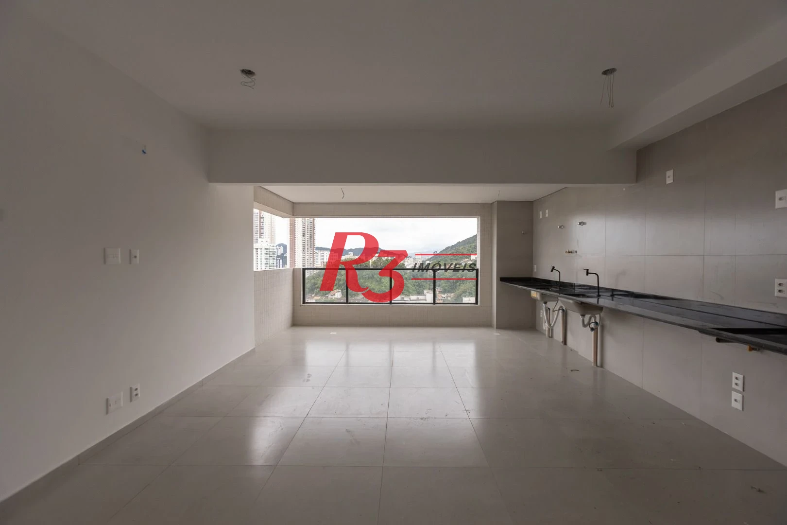 Apartamento com 2 dormitórios à venda, 70 m² por R$ 985.000,00 - José Menino - Santos/SP