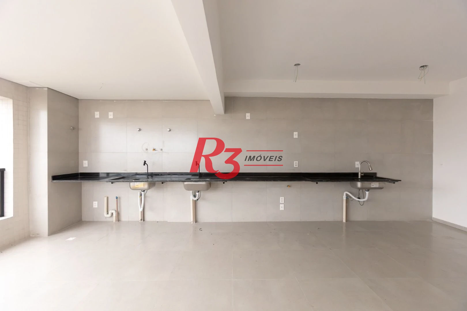 Apartamento com 2 dormitórios à venda, 70 m² por R$ 985.000,00 - José Menino - Santos/SP