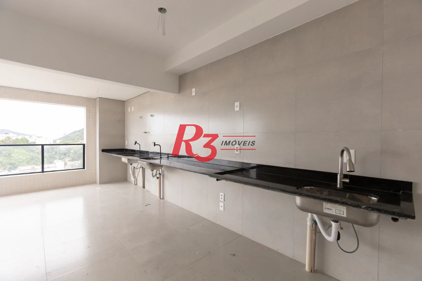 Apartamento com 2 dormitórios à venda, 70 m² por R$ 985.000,00 - José Menino - Santos/SP