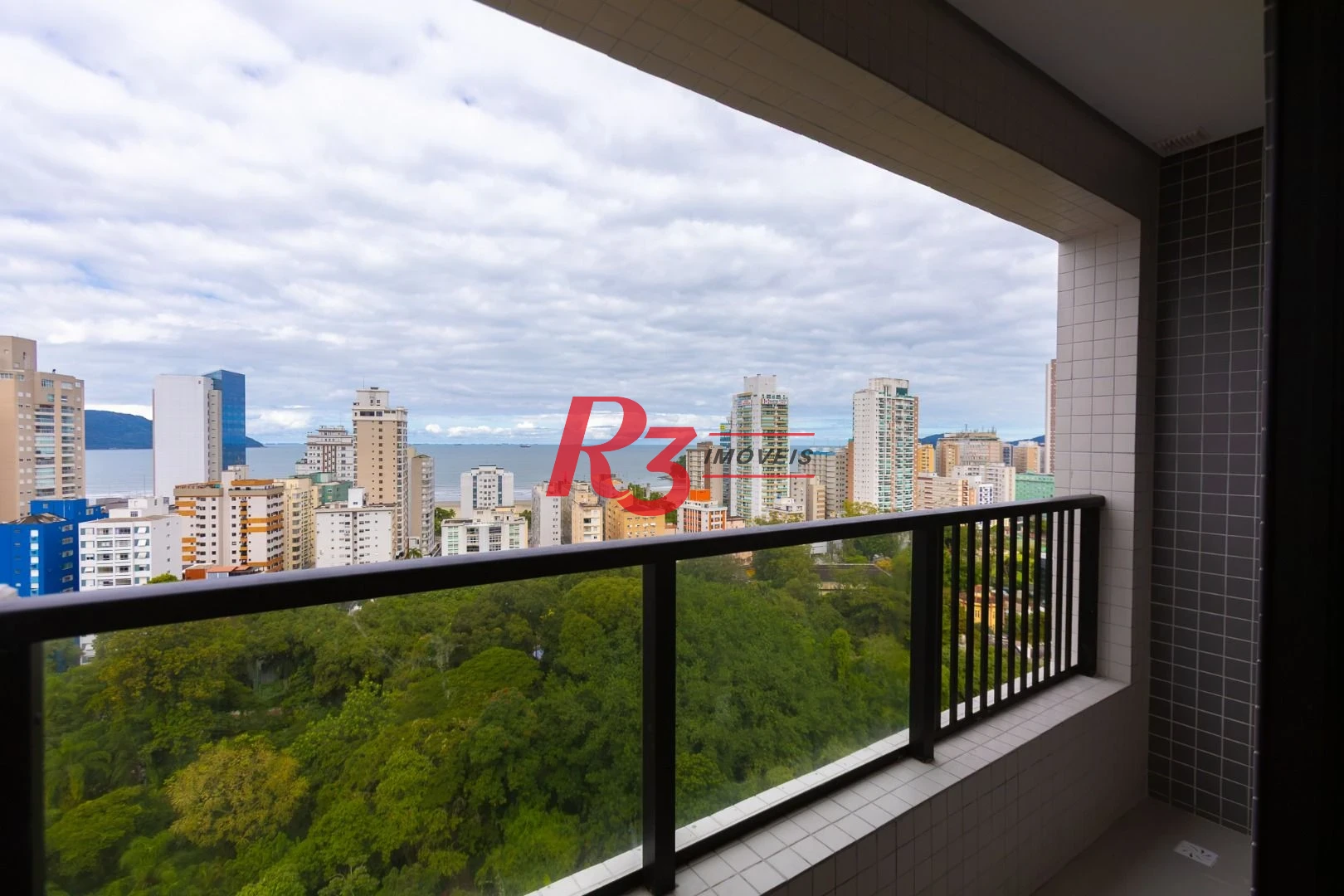 Apartamento com 2 dormitórios à venda, 70 m² por R$ 985.000,00 - José Menino - Santos/SP