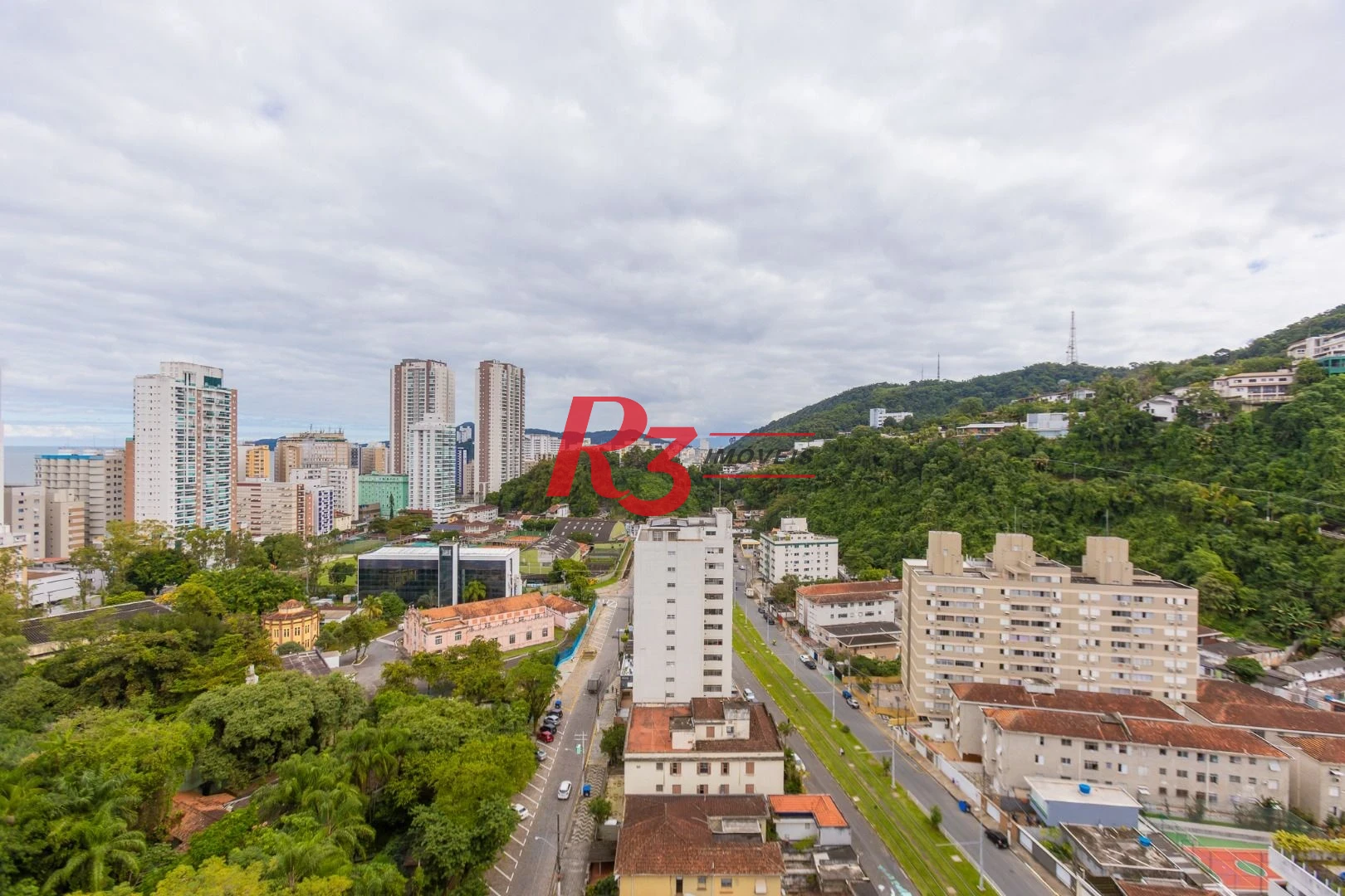 Apartamento com 2 dormitórios à venda, 70 m² por R$ 915.000,00 - José Menino - Santos/SP