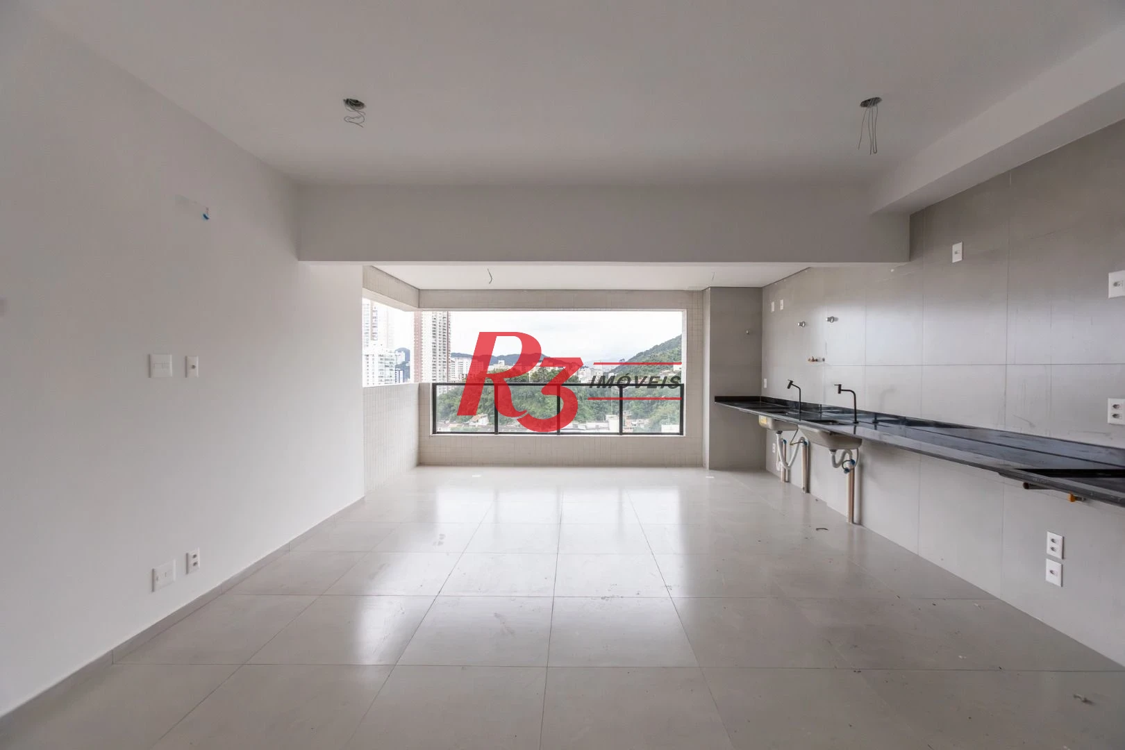 Apartamento com 2 dormitórios à venda, 70 m² por R$ 915.000,00 - José Menino - Santos/SP