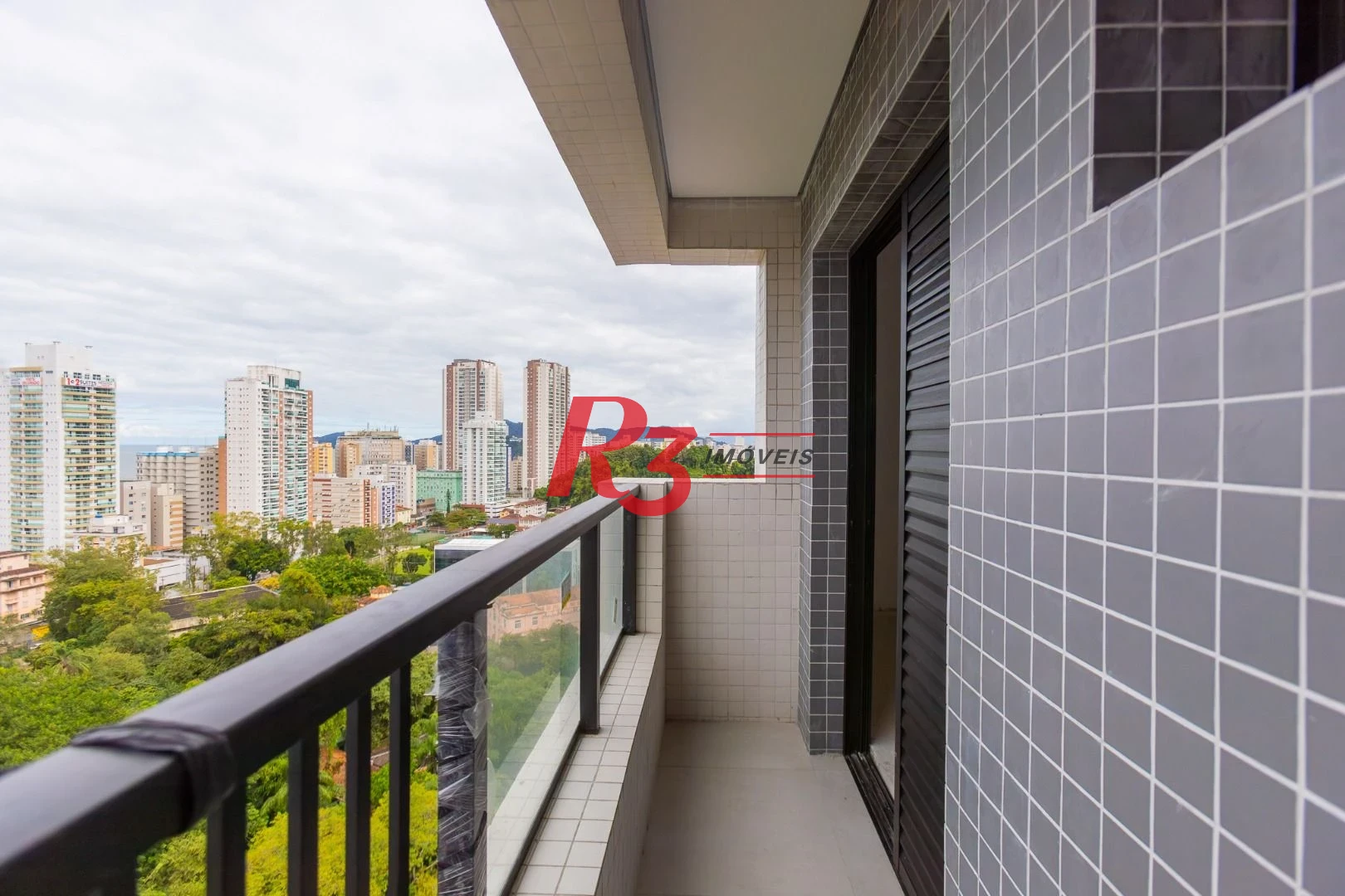 Apartamento com 2 dormitórios à venda, 70 m² por R$ 915.000,00 - José Menino - Santos/SP