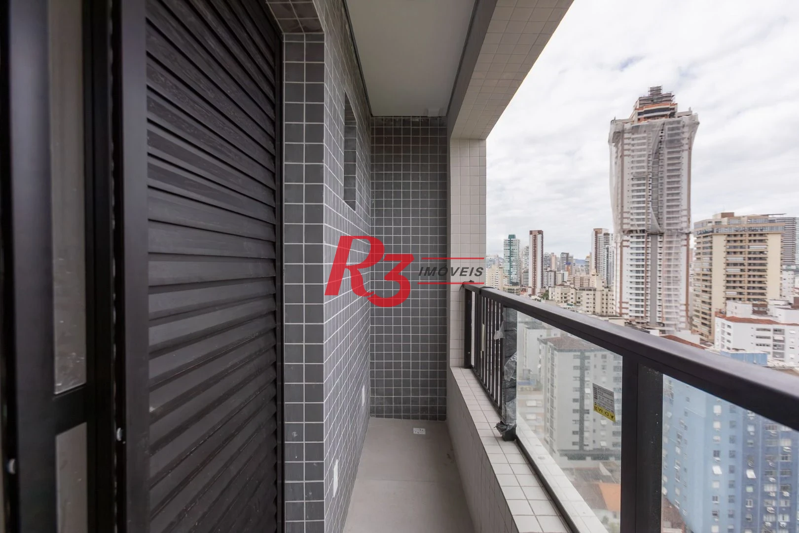 Apartamento com 2 dormitórios à venda, 70 m² por R$ 915.000,00 - José Menino - Santos/SP