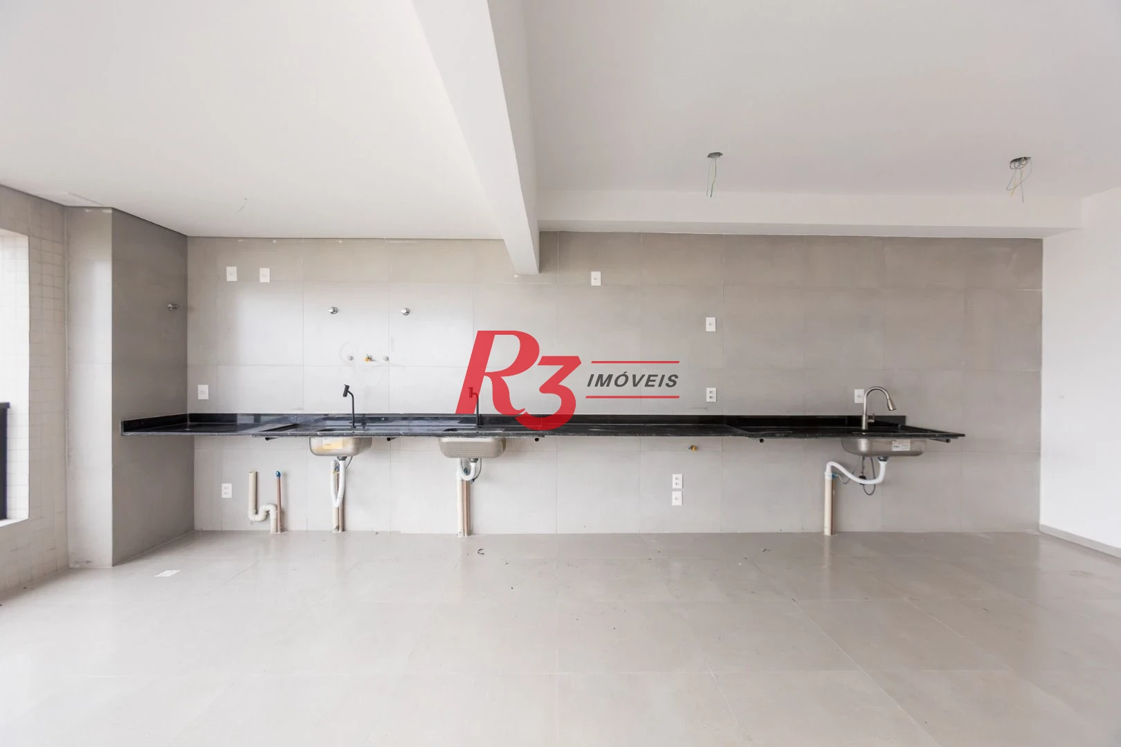 Apartamento com 2 dormitórios à venda, 70 m² por R$ 915.000,00 - José Menino - Santos/SP