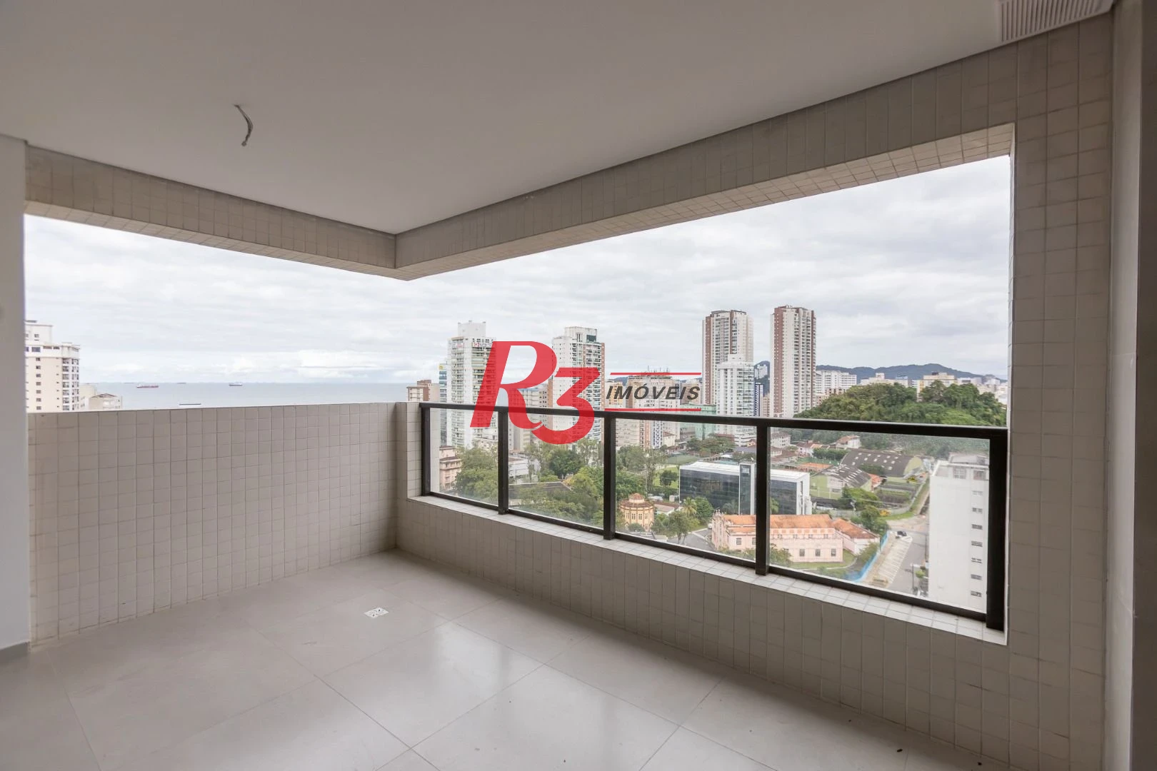 Apartamento com 2 dormitórios à venda, 70 m² por R$ 915.000,00 - José Menino - Santos/SP