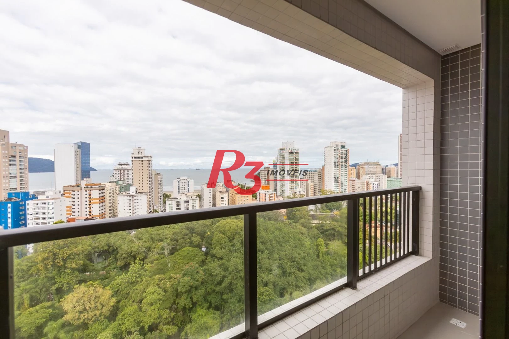 Apartamento com 2 dormitórios à venda, 70 m² por R$ 915.000,00 - José Menino - Santos/SP