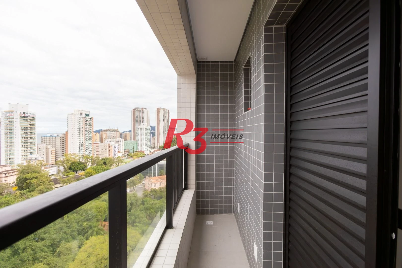Apartamento com 2 dormitórios à venda, 70 m² por R$ 915.000,00 - José Menino - Santos/SP