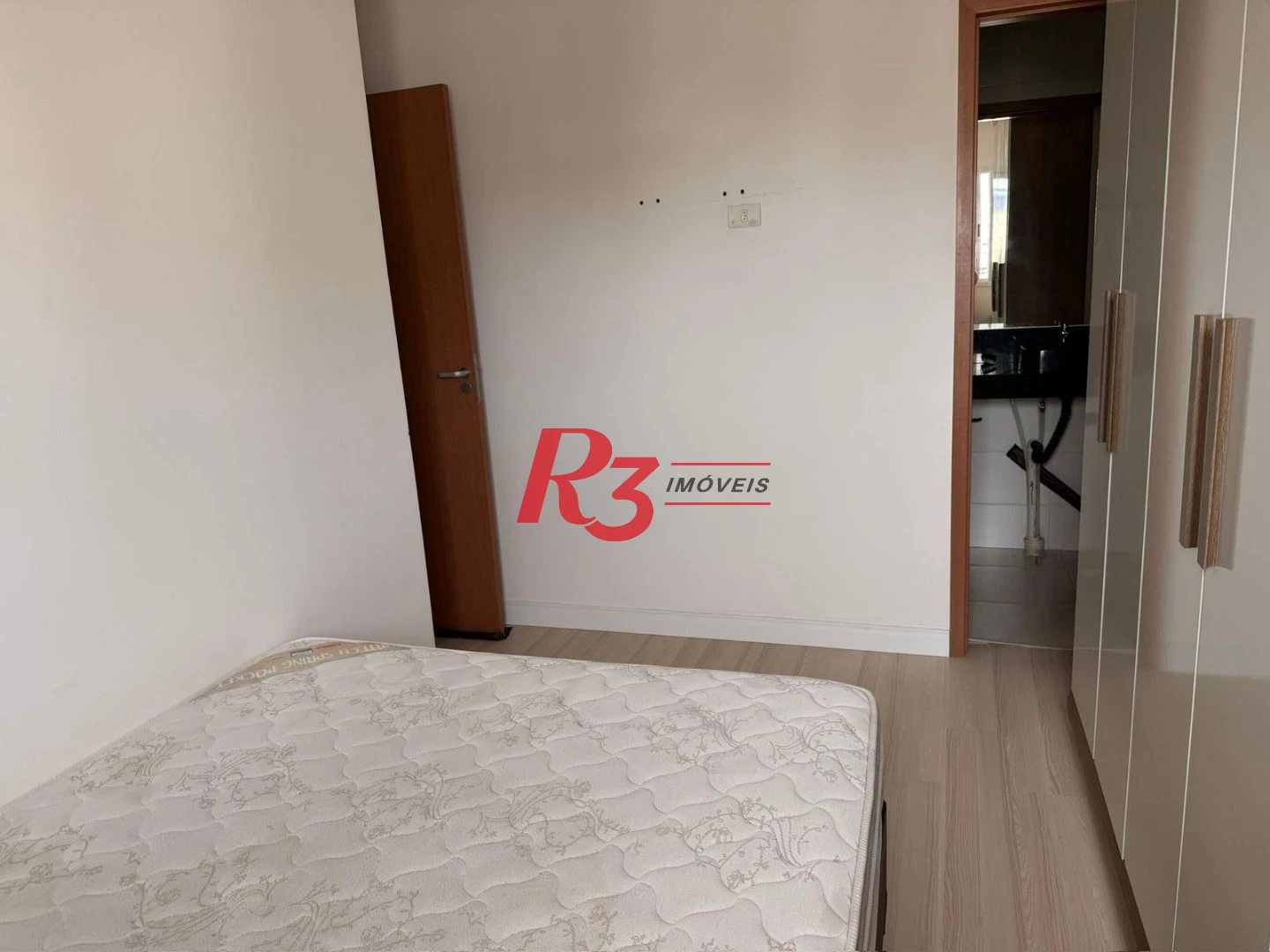 Apartamento com 2 dormitórios à venda, 55 m² por R$ 530.000,00 - Vila Guilhermina - Praia Grande/SP