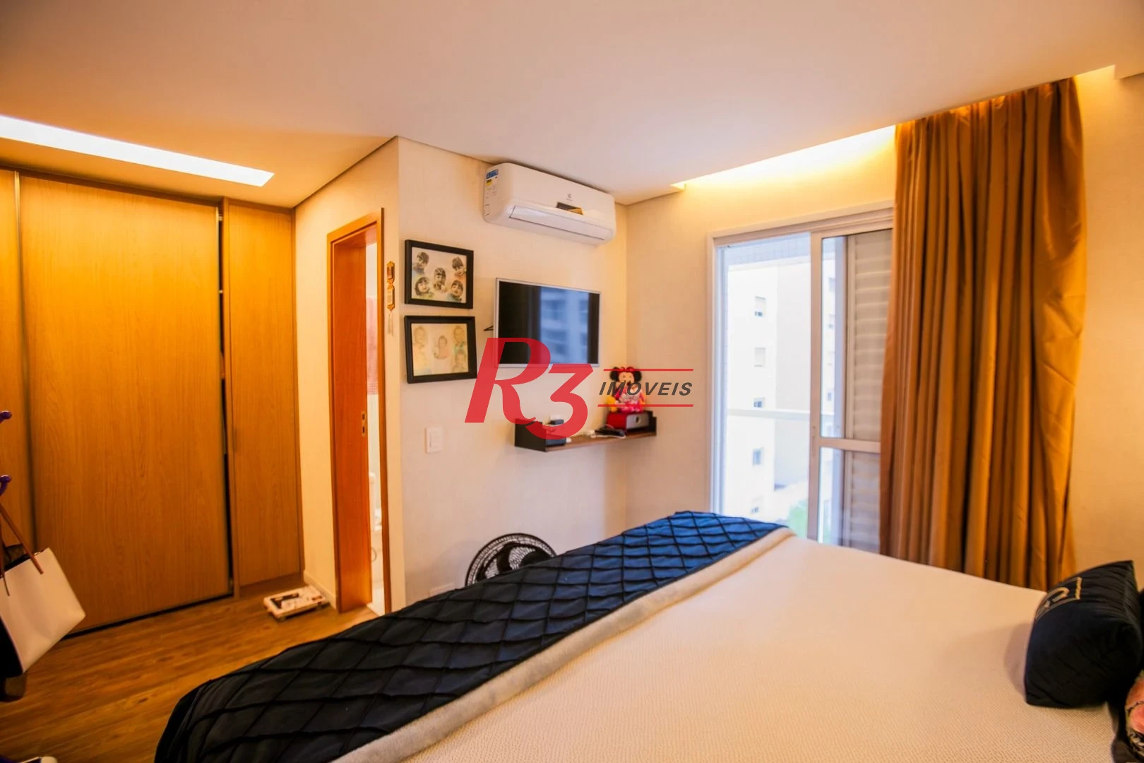 Apartamento com 3 dormitórios à venda, 132 m² por R$ 1.810.000,00 - Ponta da Praia - Santos/SP