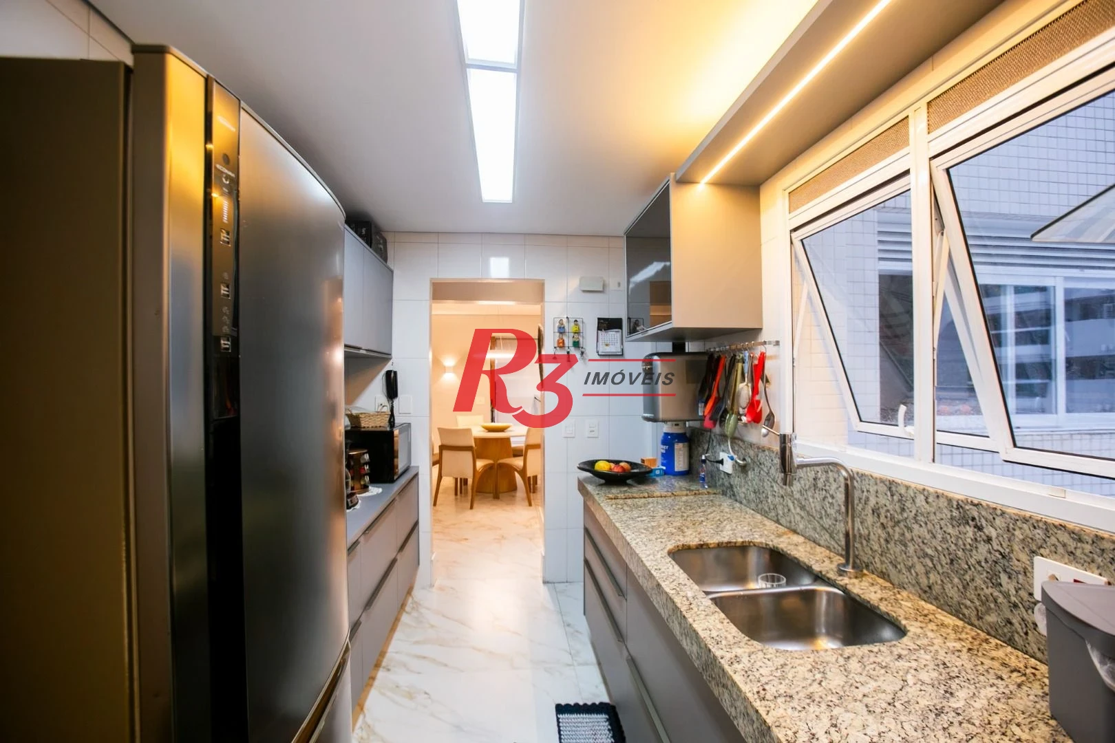 Apartamento com 3 dormitórios à venda, 132 m² por R$ 1.810.000,00 - Ponta da Praia - Santos/SP