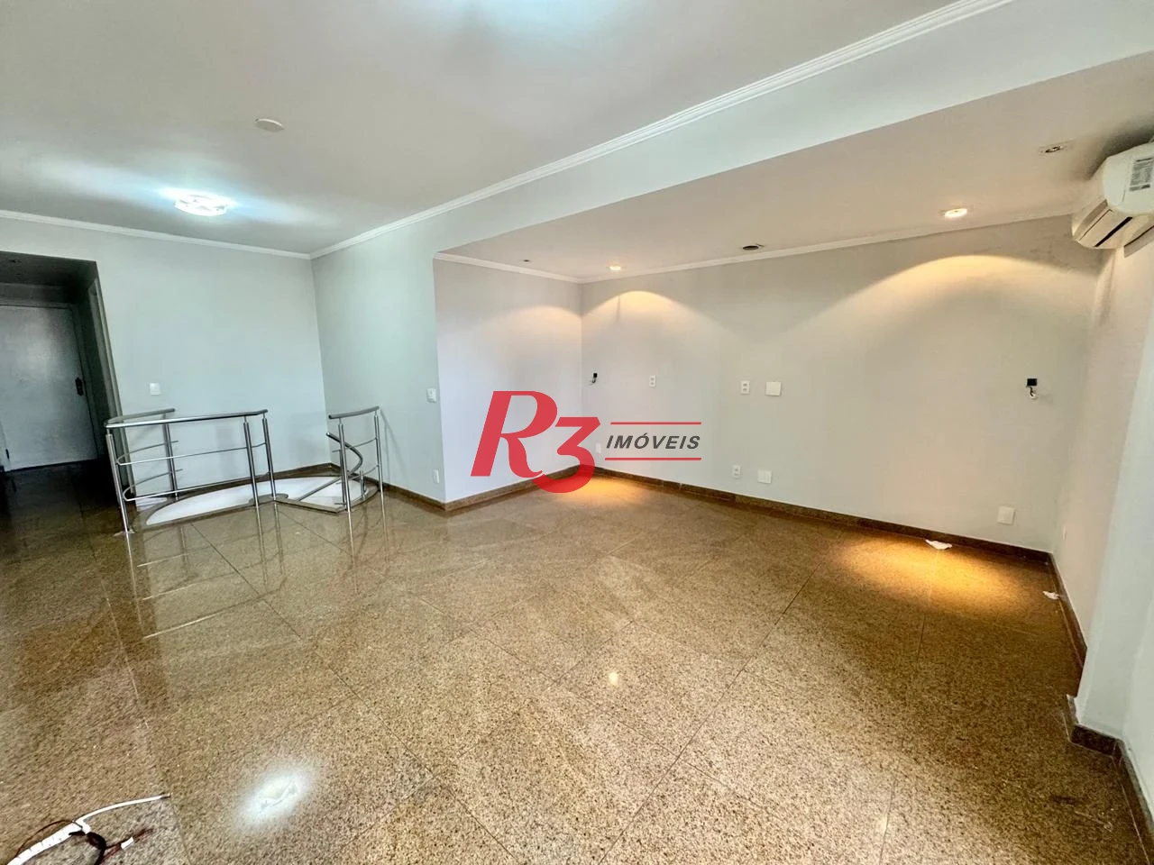 Cobertura com 3 dormitórios à venda, 170 m² por R$ 980.000,00 - Campo Grande - Santos/SP