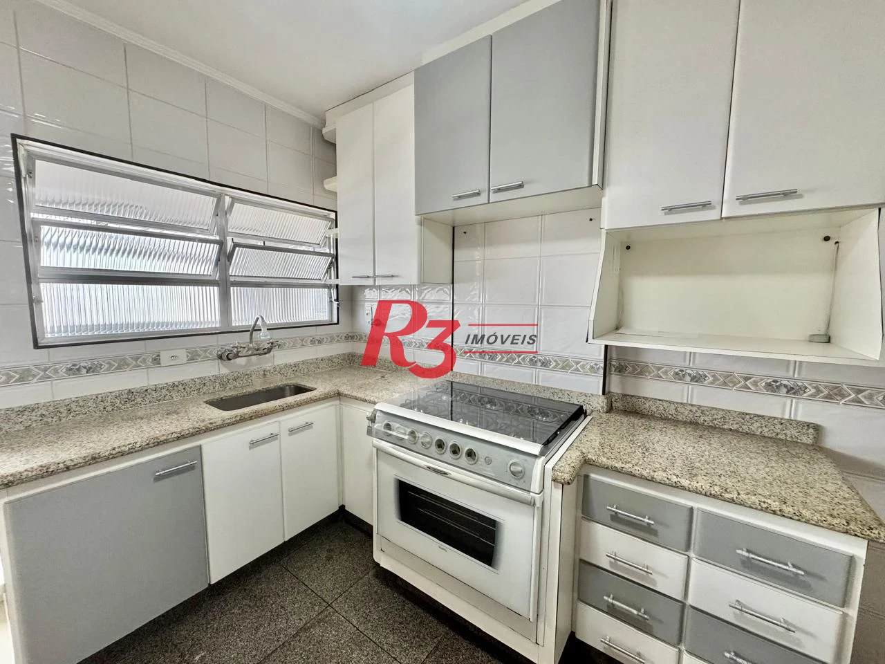 Cobertura com 3 dormitórios à venda, 170 m² por R$ 980.000,00 - Campo Grande - Santos/SP