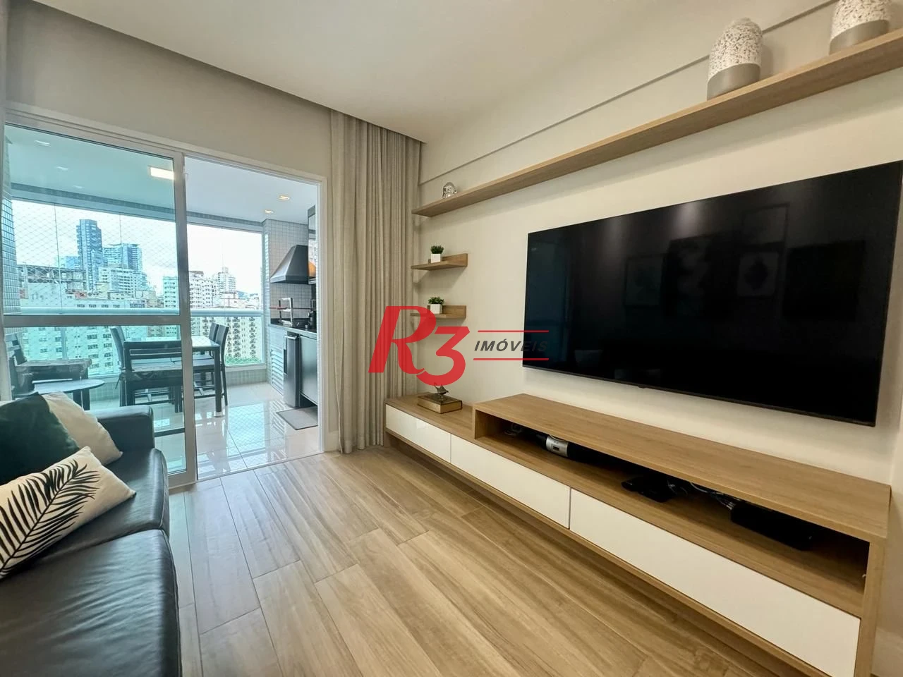 Apartamento com 3 dormitórios à venda, 104 m² por R$ 1.650.000,00 - Gonzaga - Santos/SP