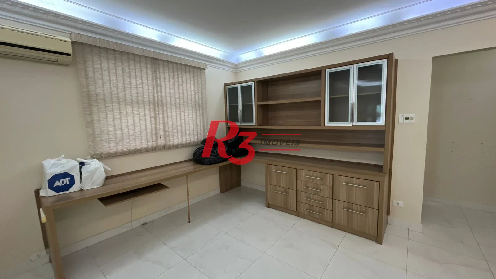 Casa com 4 dormitórios para alugar, 263 m² por R$ 15.000,00/mês - Macuco - Santos/SP