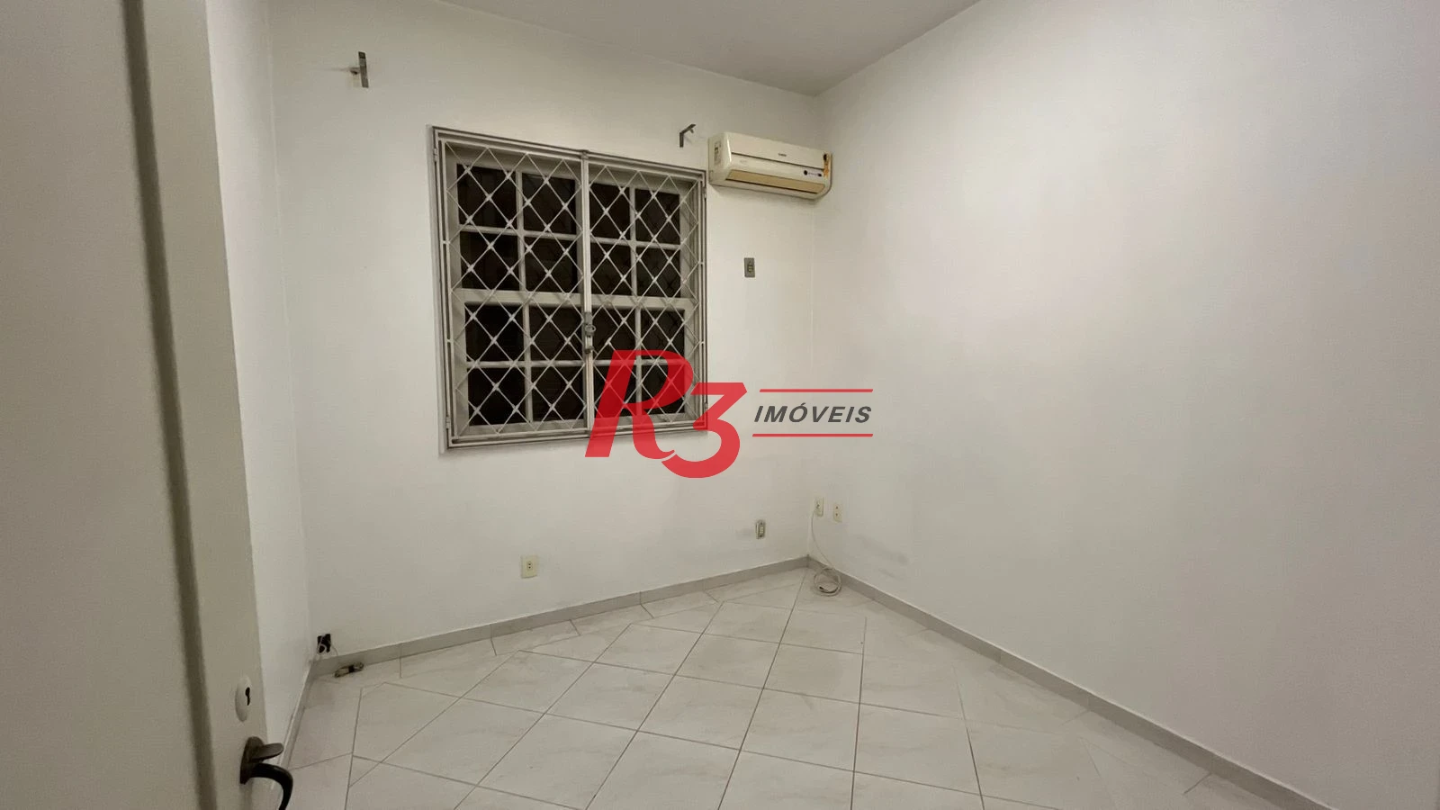 Casa com 4 dormitórios para alugar, 263 m² por R$ 15.000,00/mês - Macuco - Santos/SP