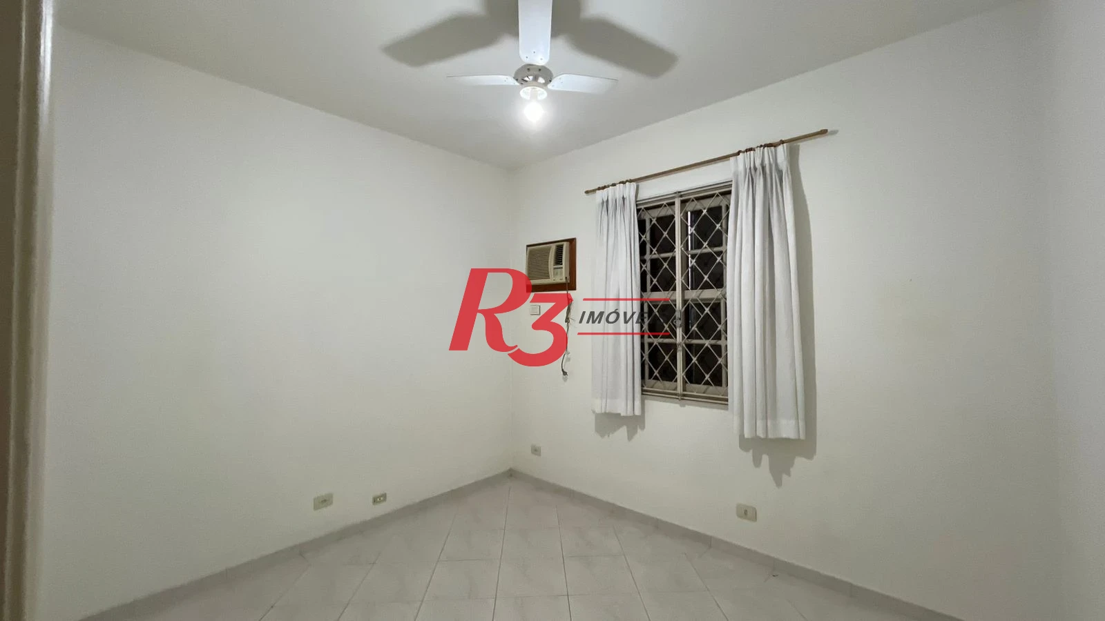 Casa com 4 dormitórios para alugar, 263 m² por R$ 15.000,00/mês - Macuco - Santos/SP