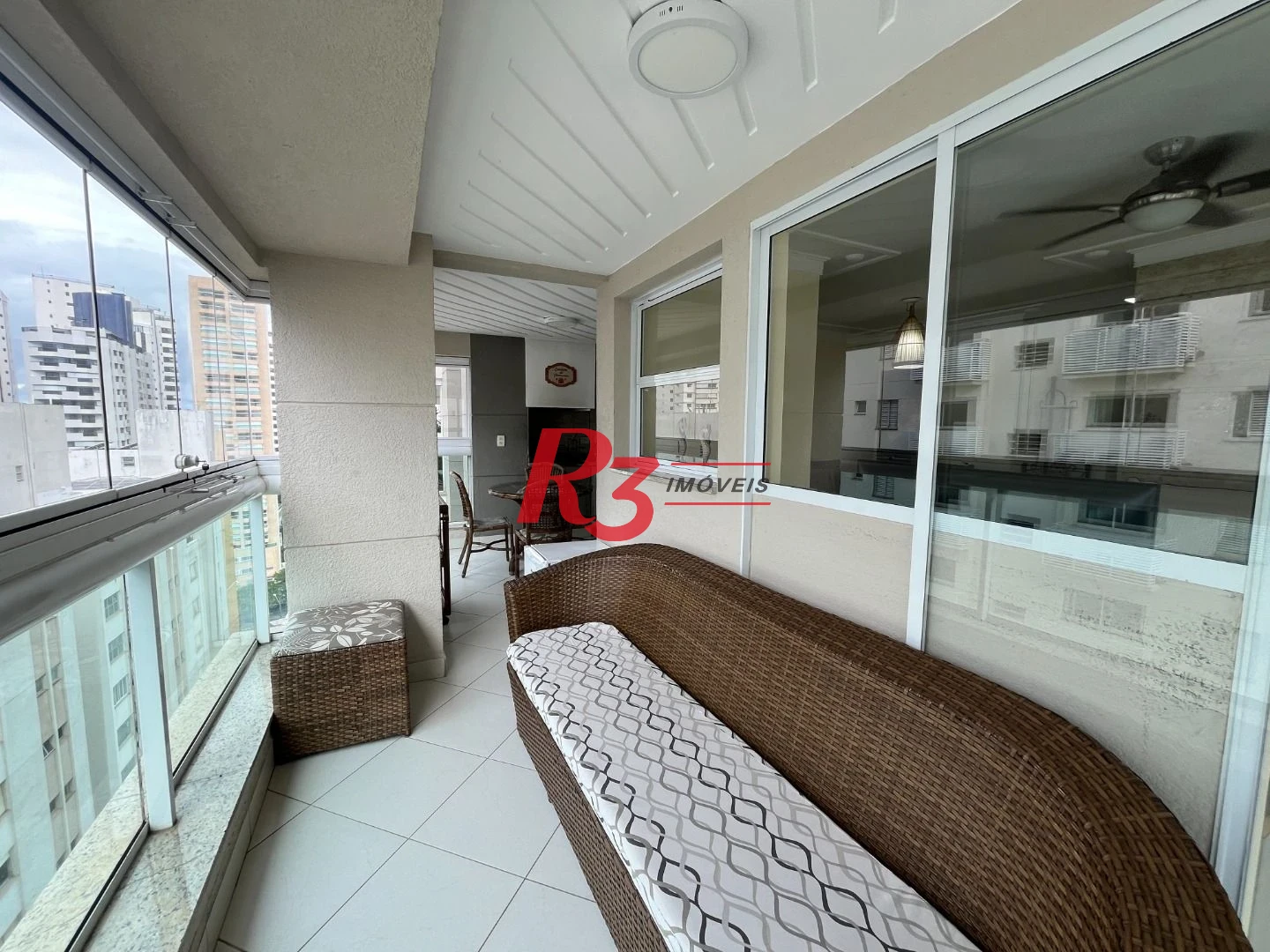 Apartamento com 3 dormitórios para alugar, 156 m² por R$ 10.000,00/mês - Astúrias - Praia - Guarujá/SP