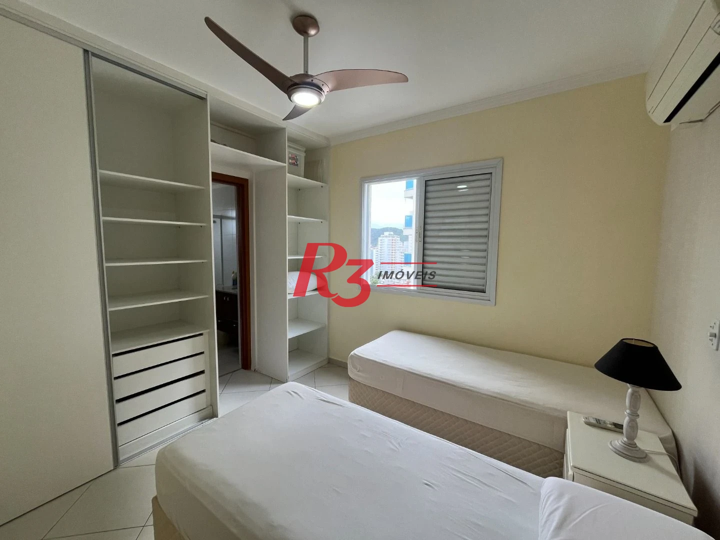 Apartamento com 3 dormitórios para alugar, 156 m² por R$ 10.000,00/mês - Astúrias - Praia - Guarujá/SP