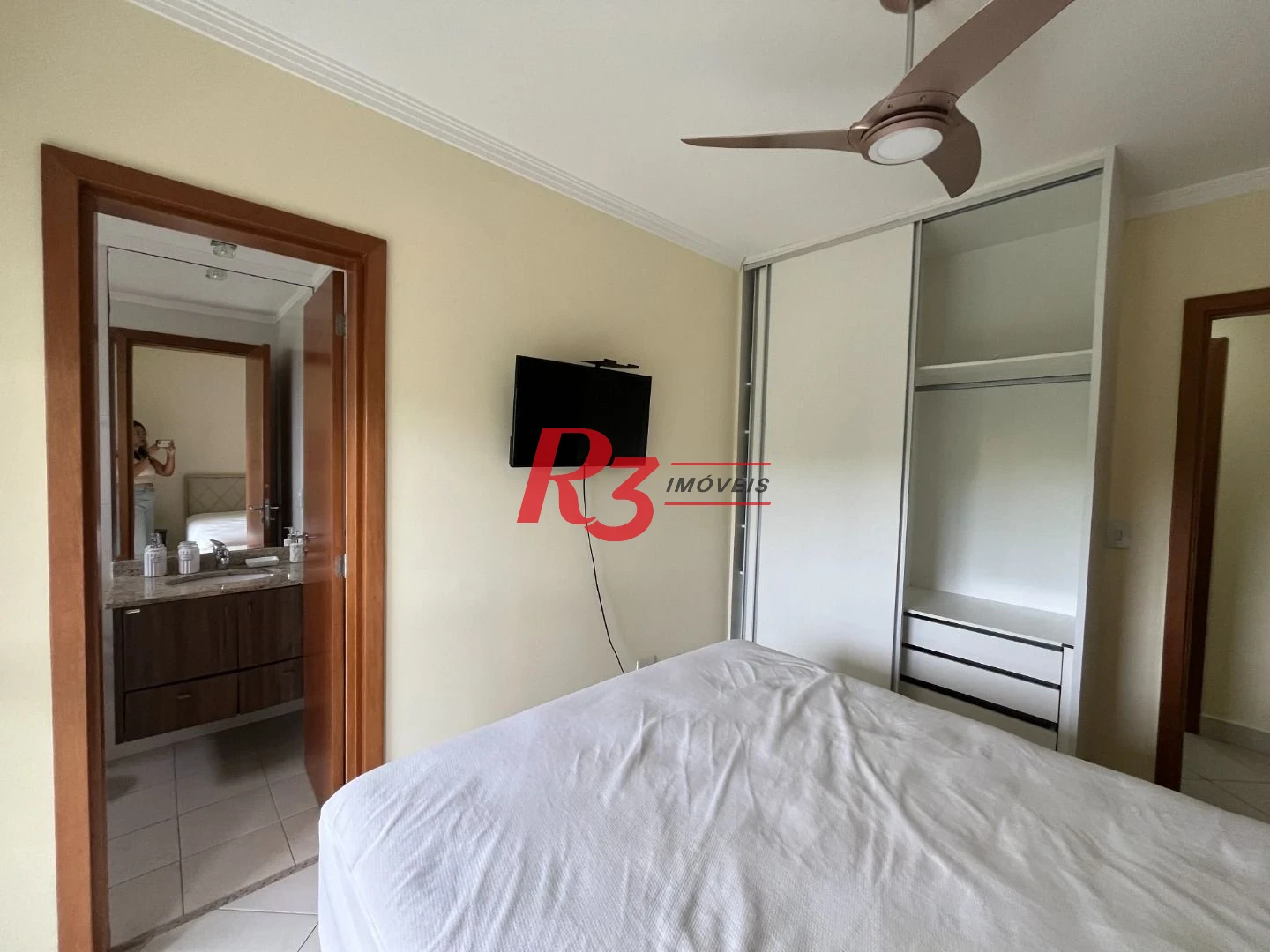 Apartamento com 3 dormitórios para alugar, 156 m² por R$ 10.000,00/mês - Astúrias - Praia - Guarujá/SP