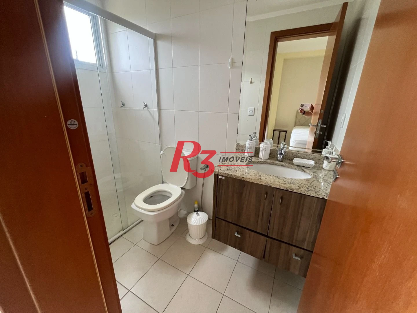 Apartamento com 3 dormitórios para alugar, 156 m² por R$ 10.000,00/mês - Astúrias - Praia - Guarujá/SP