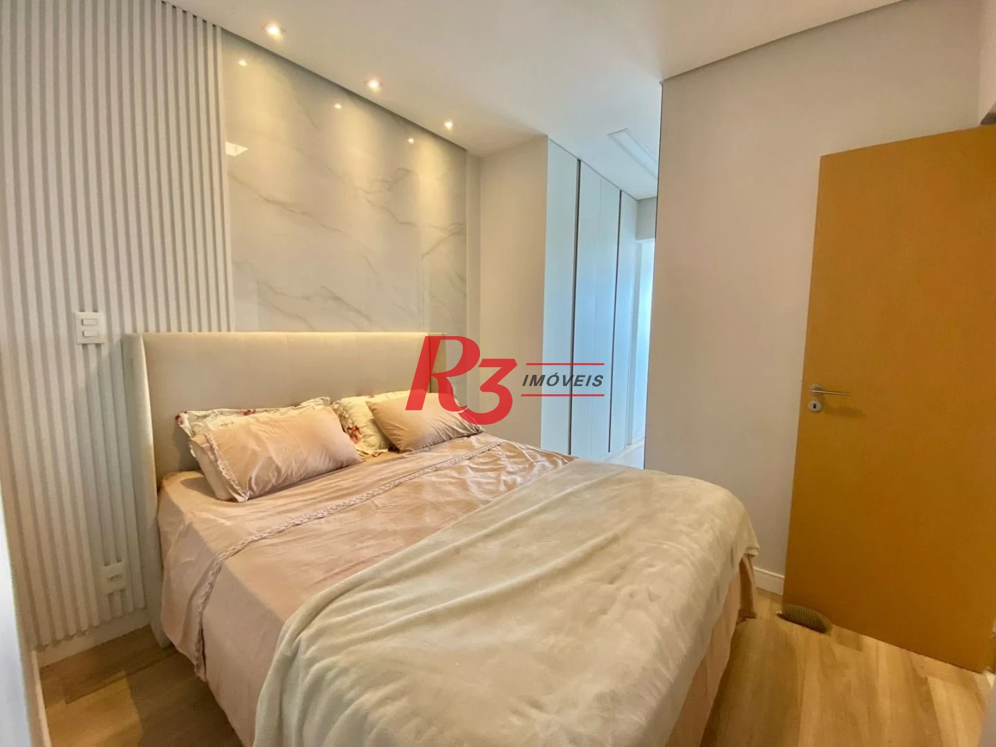 Apartamento com 2 dormitórios à venda, 66 m² por R$ 1.250.000,00 - Boqueirão - Santos/SP