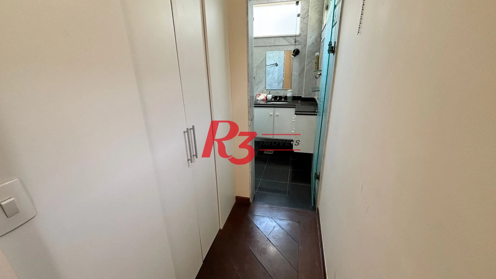 Sobrado com 3 dormitórios à venda, 329 m² por R$ 2.650.000,00 - Ponta da Praia - Santos/SP