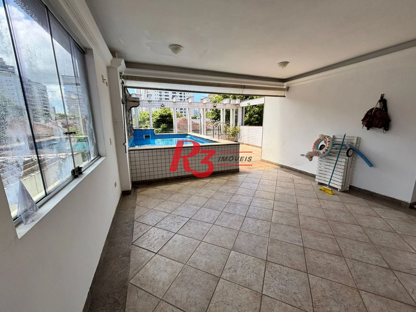 Sobrado com 3 dormitórios à venda, 329 m² por R$ 2.650.000,00 - Ponta da Praia - Santos/SP