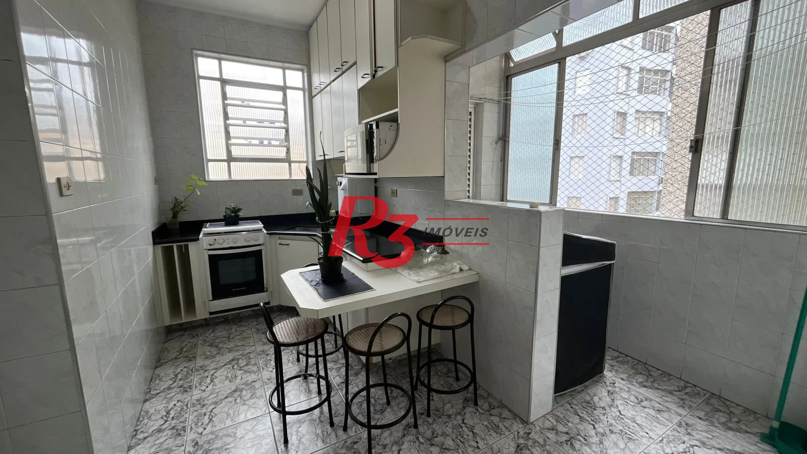 Apartamento para alugar, 110 m² por R$ 4.800,00/mês - Boqueirão - Santos/SP