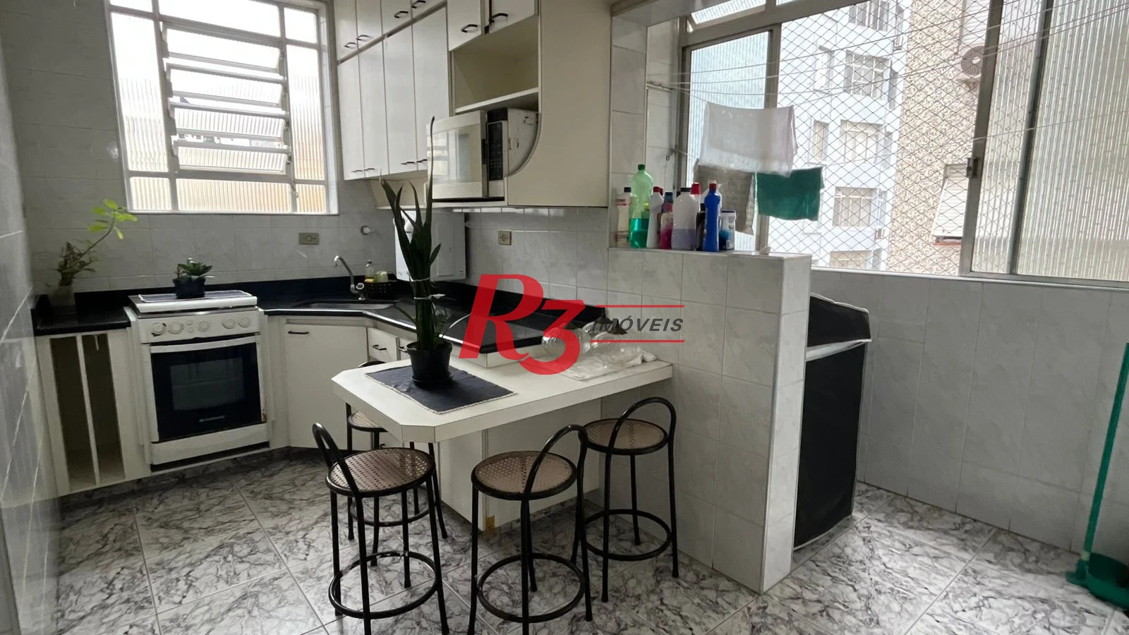 Apartamento para alugar, 110 m² por R$ 4.800,00/mês - Boqueirão - Santos/SP