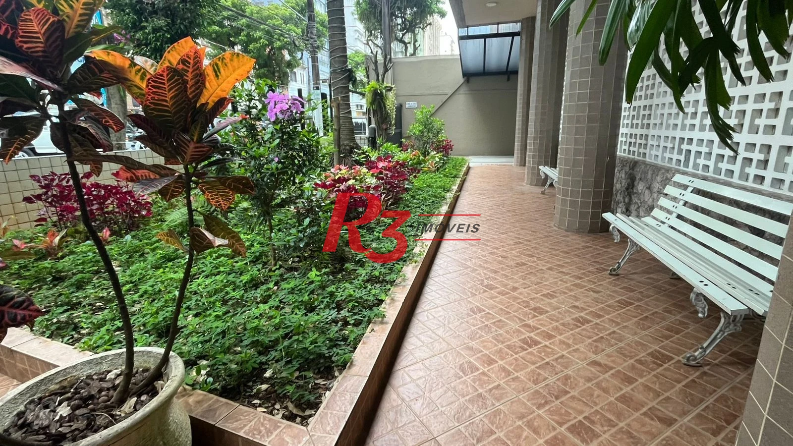 Apartamento para alugar, 110 m² por R$ 4.800,00/mês - Boqueirão - Santos/SP