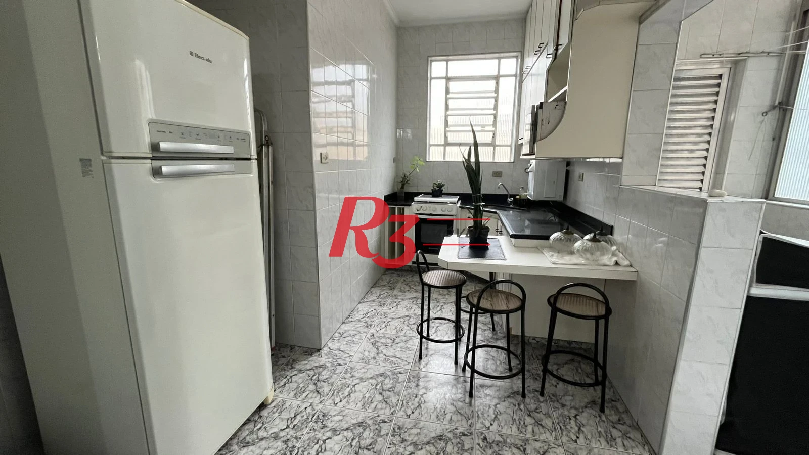 Apartamento para alugar, 110 m² por R$ 4.800,00/mês - Boqueirão - Santos/SP