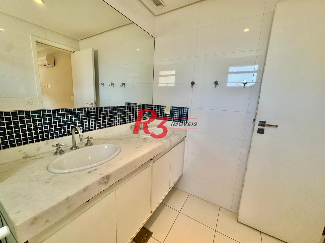 Apartamento com 3 dormitórios à venda, 117 m² por R$ 1.450.000,00 - Gonzaga - Santos/SP