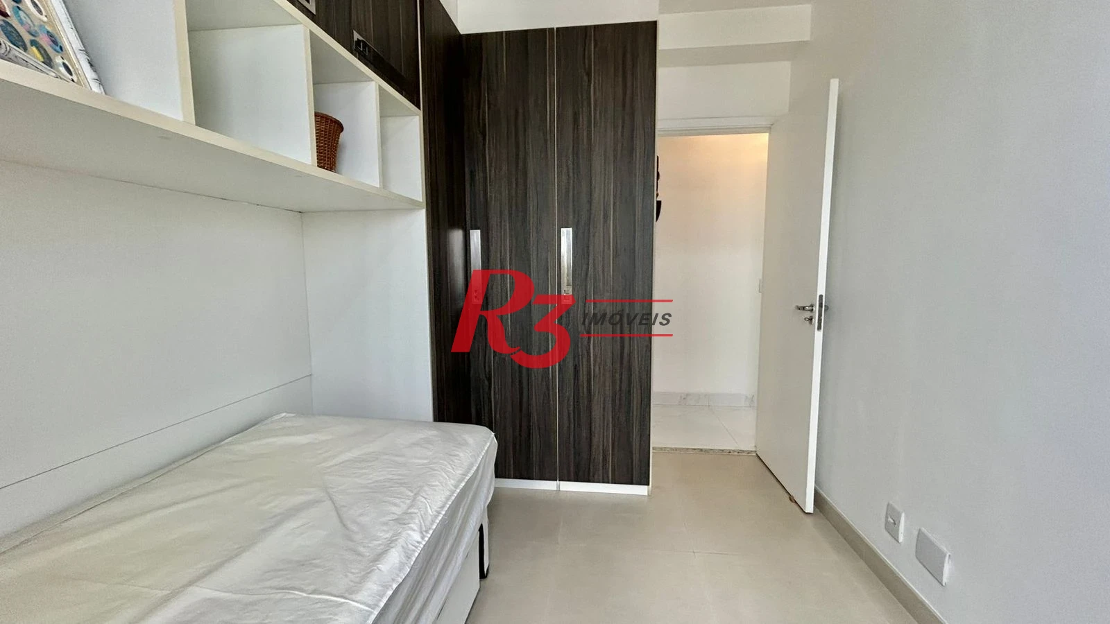 Apartamento com 2 dormitórios à venda, 70 m² por R$ 640.000,00 - Centro - São Vicente/SP