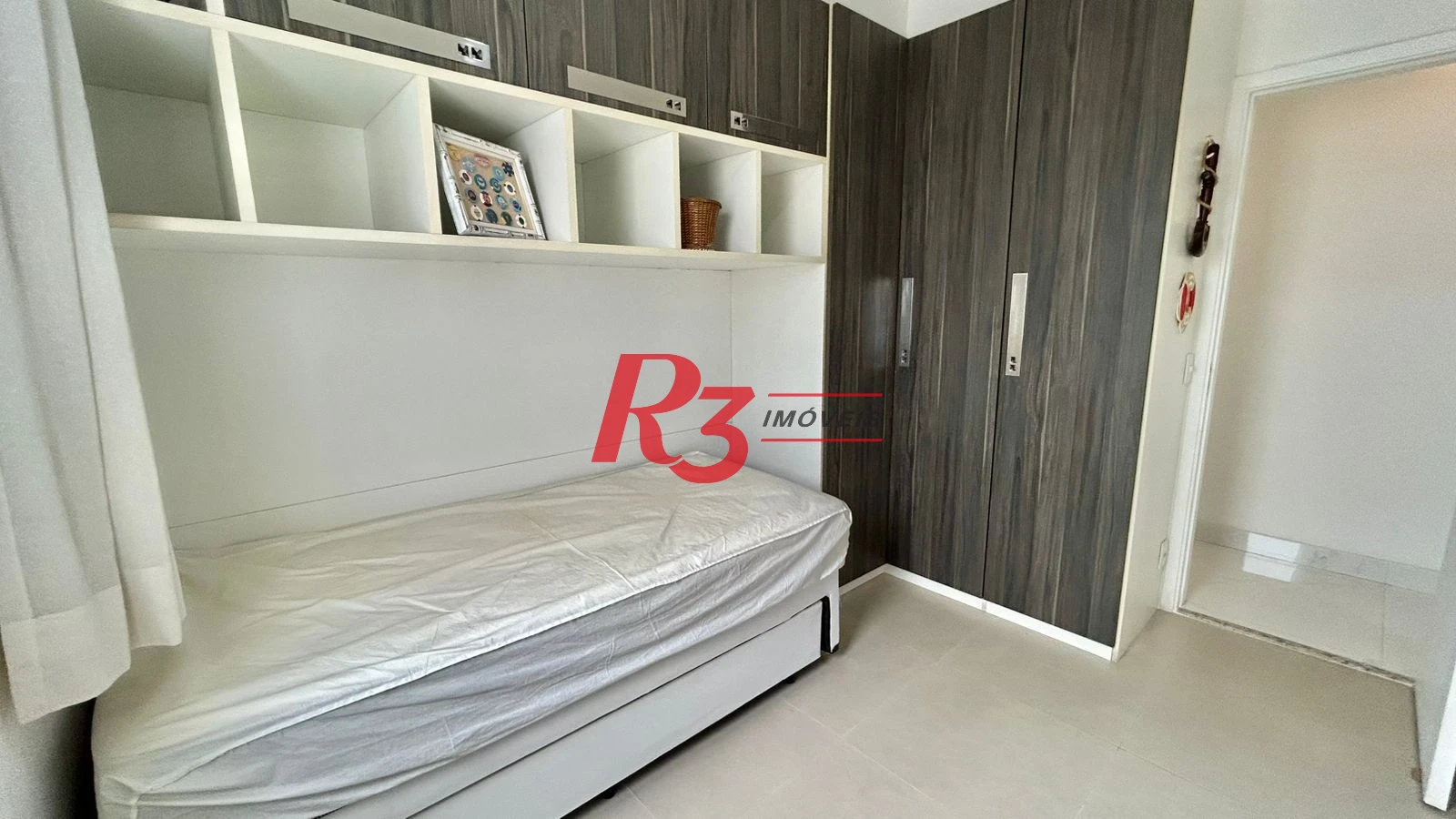 Apartamento com 2 dormitórios à venda, 70 m² por R$ 640.000,00 - Centro - São Vicente/SP