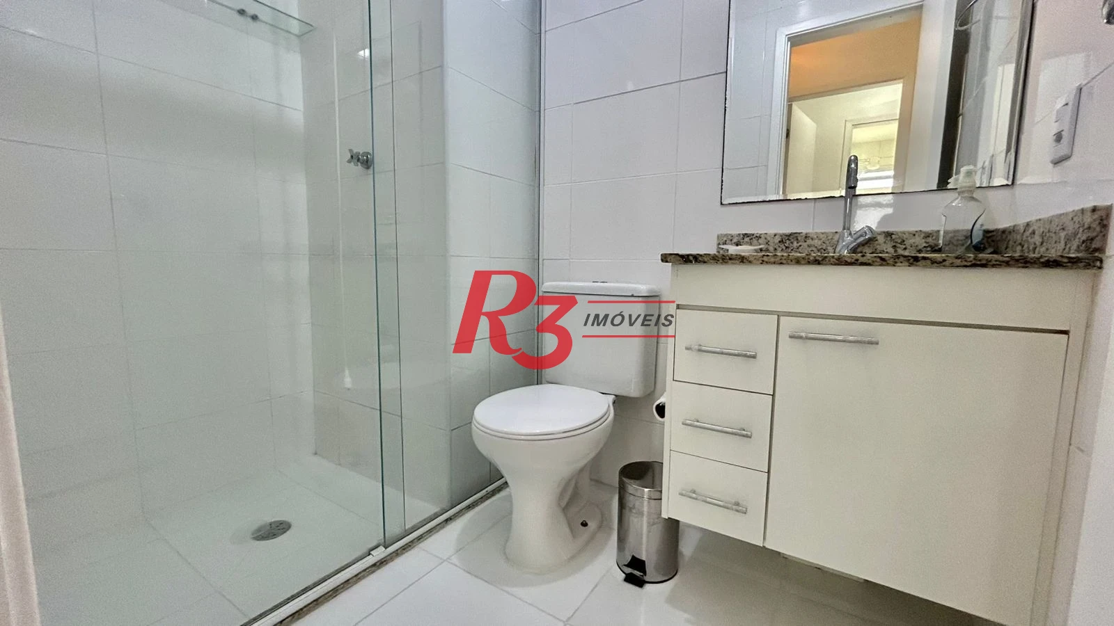 Apartamento com 2 dormitórios à venda, 70 m² por R$ 640.000,00 - Centro - São Vicente/SP