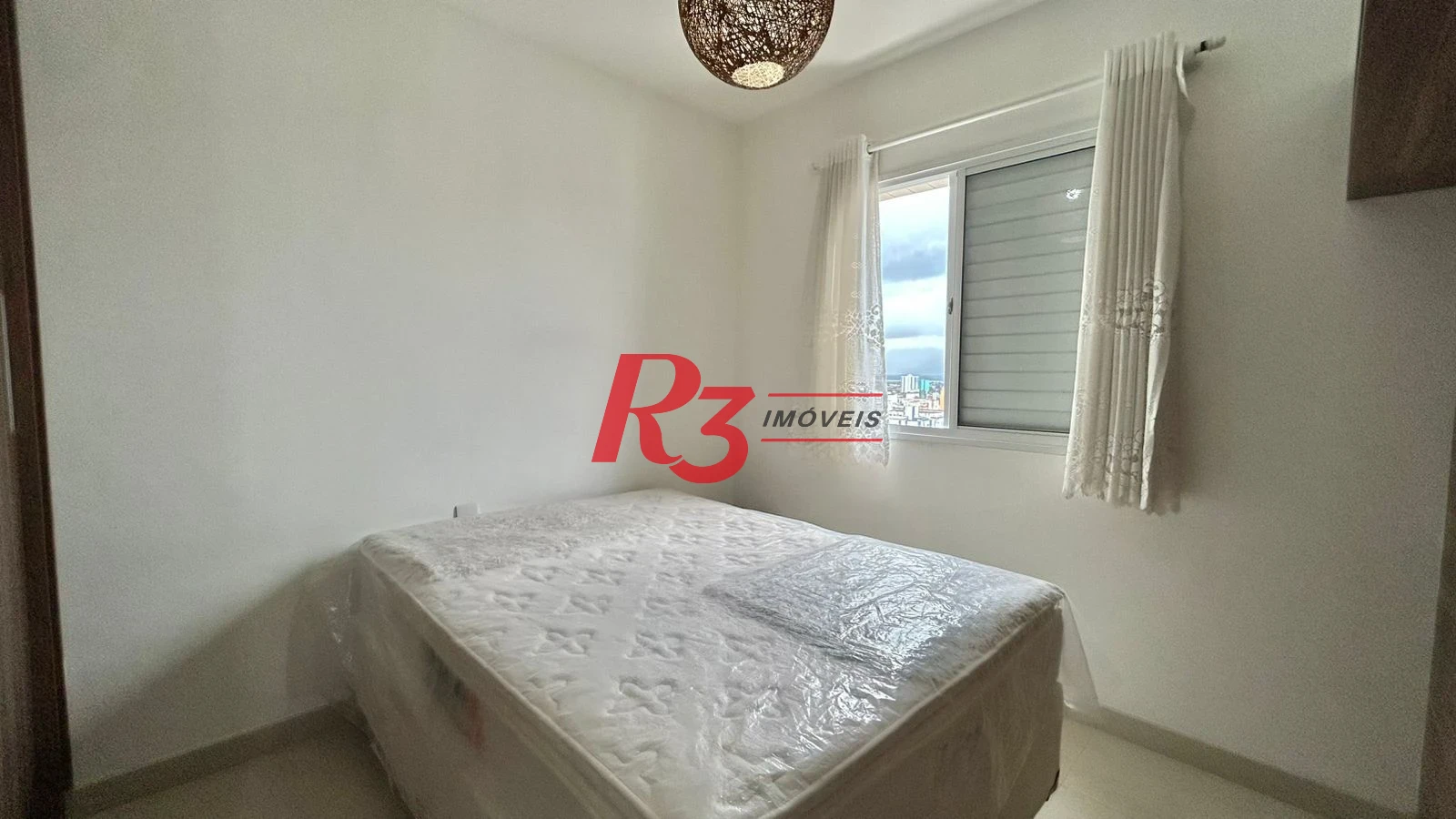 Apartamento com 2 dormitórios à venda, 70 m² por R$ 640.000,00 - Centro - São Vicente/SP