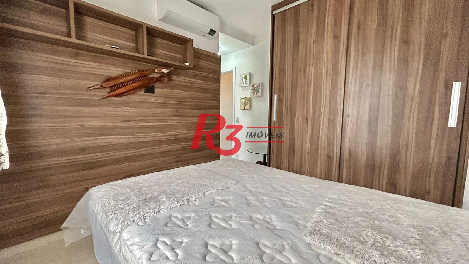 Apartamento com 2 dormitórios à venda, 70 m² por R$ 640.000,00 - Centro - São Vicente/SP