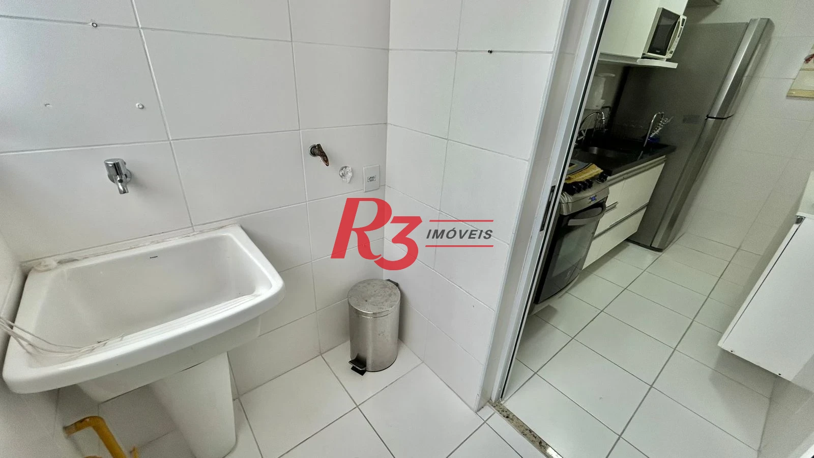 Apartamento com 2 dormitórios à venda, 70 m² por R$ 640.000,00 - Centro - São Vicente/SP