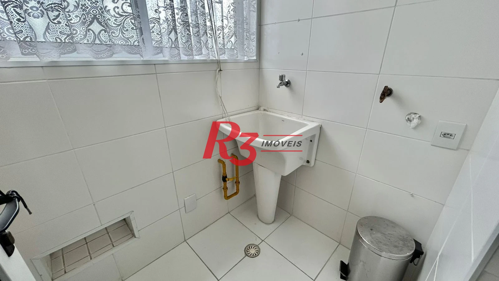Apartamento com 2 dormitórios à venda, 70 m² por R$ 640.000,00 - Centro - São Vicente/SP